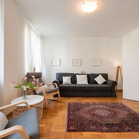 New Town Spacious Apartment Warsaw Ngoại thất bức ảnh