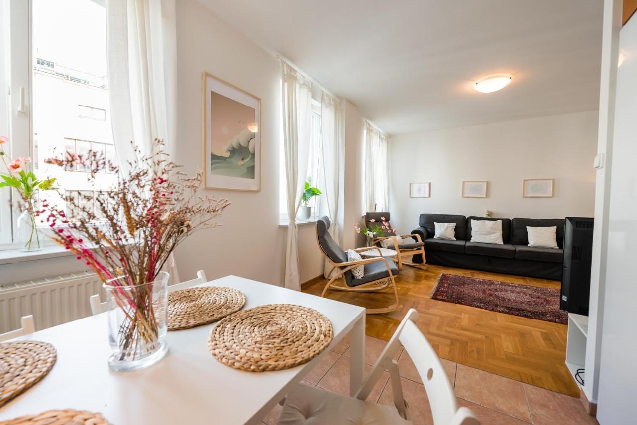 New Town Spacious Apartment Warsaw Ngoại thất bức ảnh