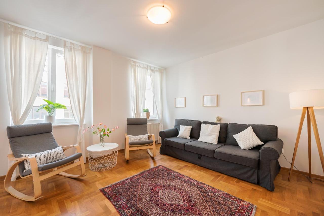 New Town Spacious Apartment Warsaw Ngoại thất bức ảnh