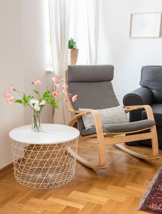 New Town Spacious Apartment Warsaw Ngoại thất bức ảnh