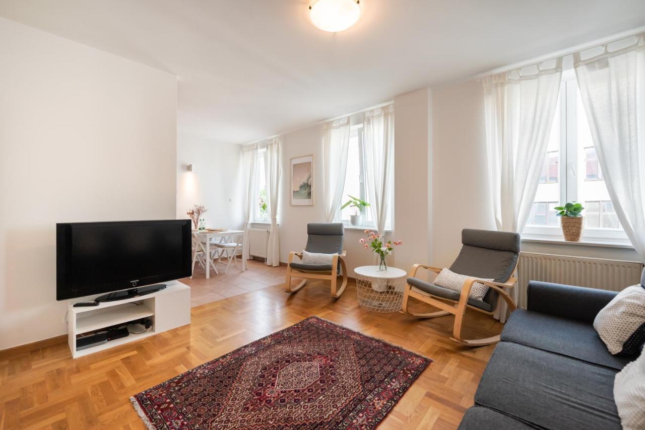 New Town Spacious Apartment Warsaw Ngoại thất bức ảnh