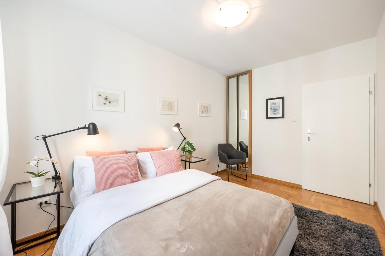 New Town Spacious Apartment Warsaw Ngoại thất bức ảnh